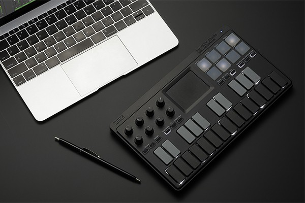 鍵盤楽器 Monome Teletype I2C2 MIDI MINI CONTROLADOR MIDI KORG, MOVIL, 25 TECLAS ILUMINADAS, 8 PADS, 8